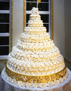 The wedding cake was one of the biggest highlights of this marriage.