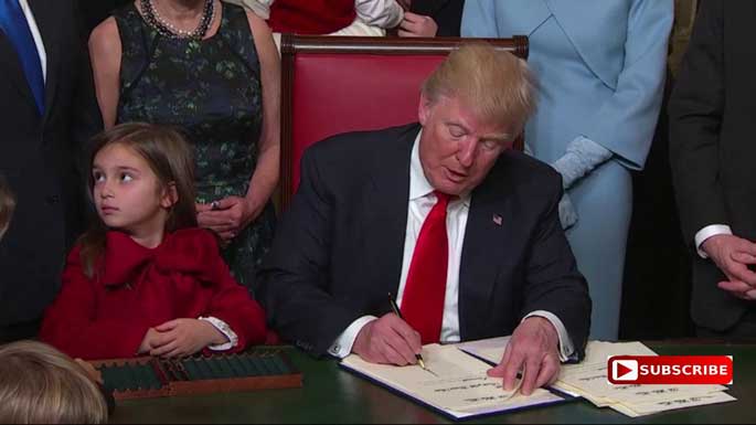 Donald Trump signed an executive order to amend Obamacare.