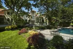 Kellyanne Conway will be living in this DC home with Hillary Clinton as her neighbor.