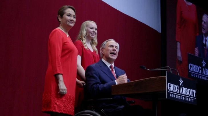 Cecilia Abbott with governor Greg and daughter Audrey Abott.