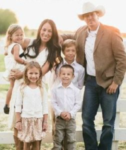 Fixer Upper's Chip and Joanna Gaines with their children. The couple has two sons and two daughter after their wedding